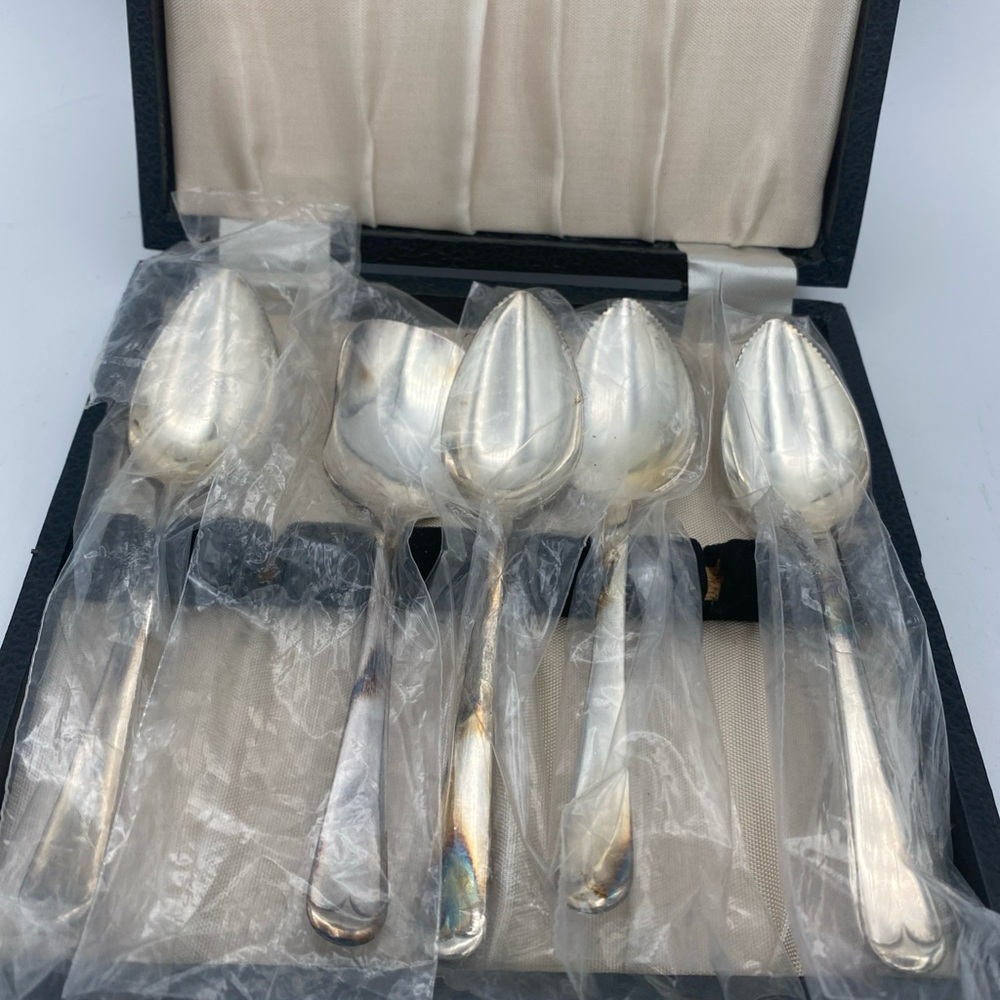 VTG Raimond Sheffield England Silver Plate 4 Grapefruit & 1 Sugar Spoons READ